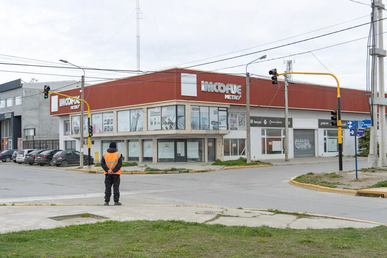 Semáforo Almafuerte y Belgrano