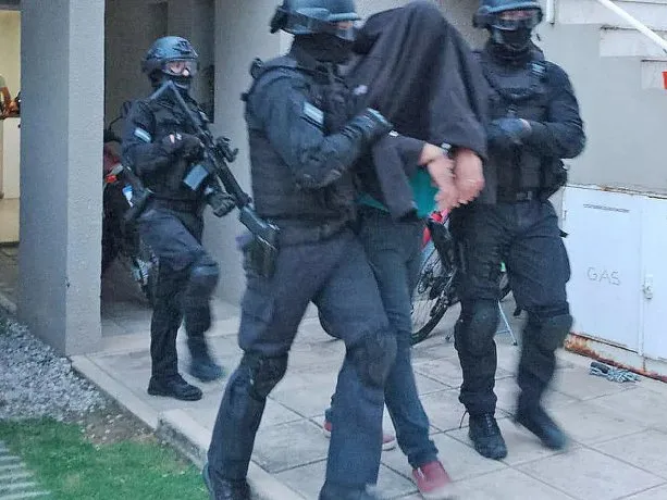 policia-generacion-zoe