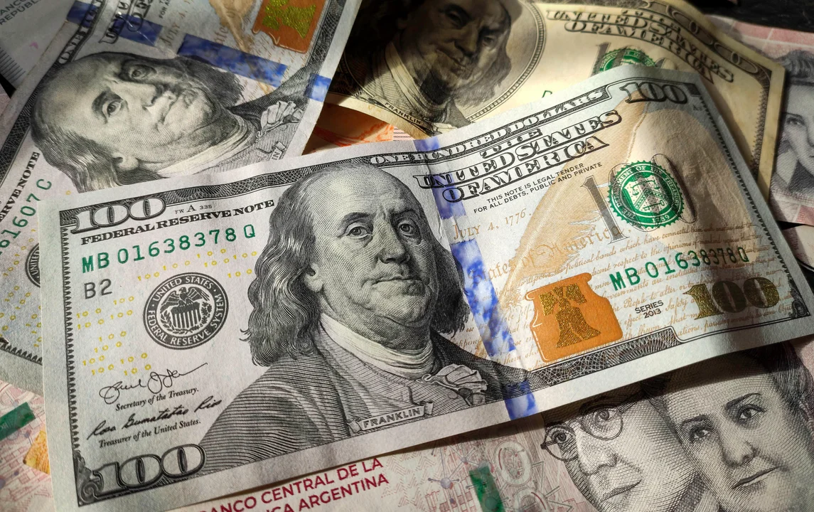 dolares