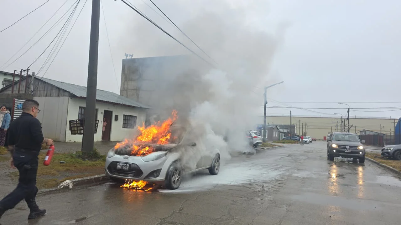 incendio vehicular rio grande