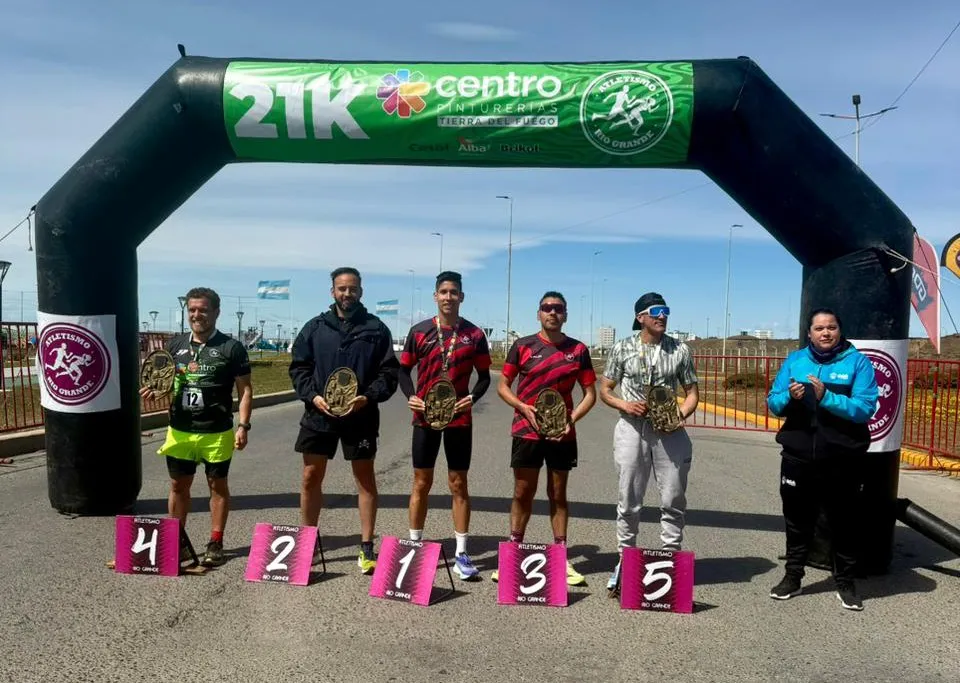 Podio masculino 21k