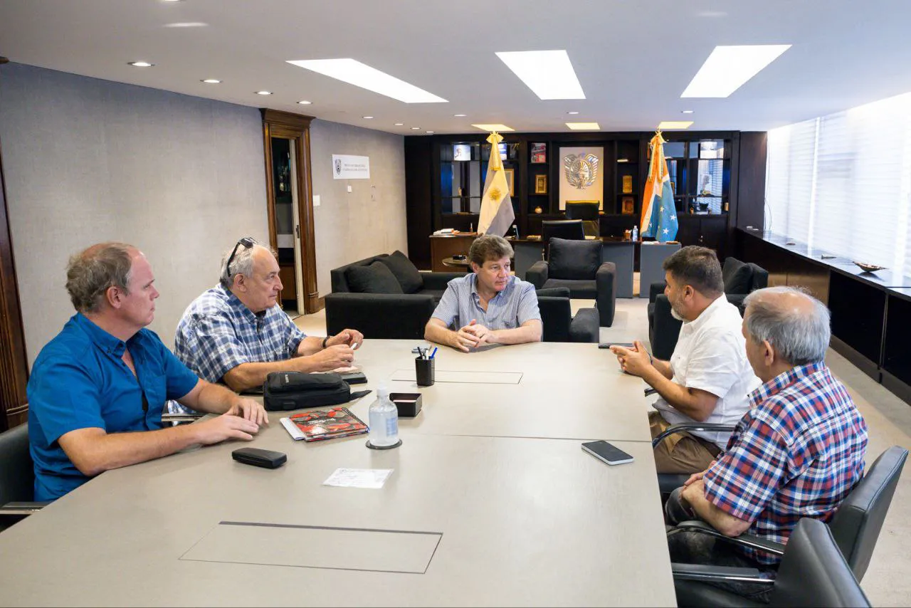 Ferrocarriles/Puertos- respaldo a Melella 