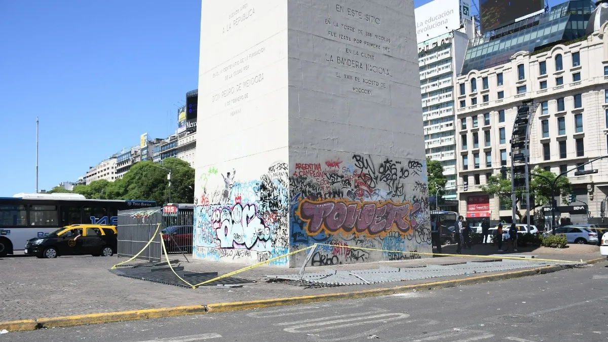 Destrozos Obelisco