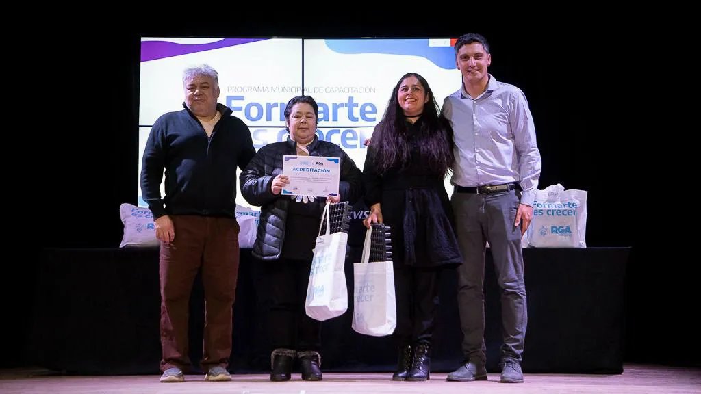 Formarte en Crecer, entrega de certificados Municipio de RG