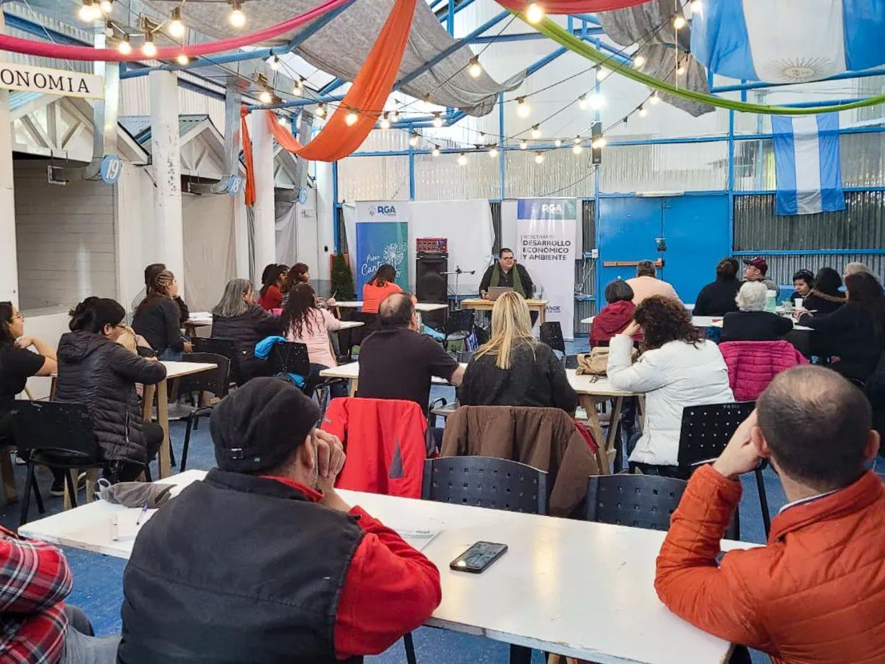 Capacitación a emprendedores de Río Grande