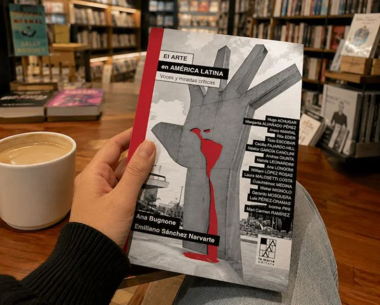 libro “El Arte en América Latina. Voces y miradas críticas