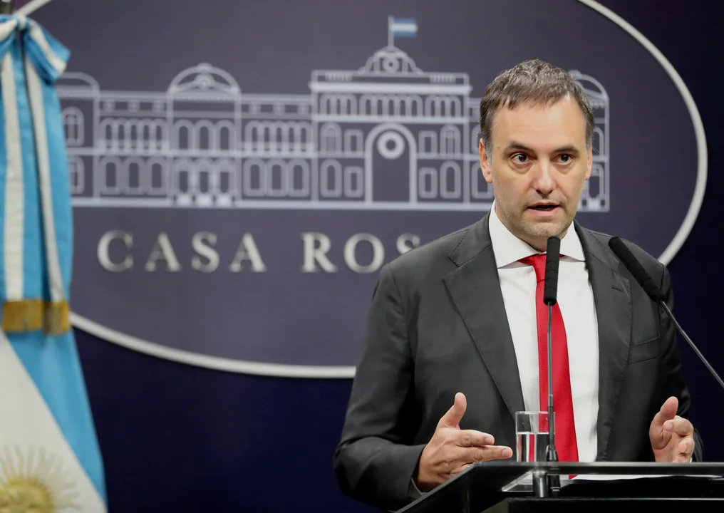 manuel adorni