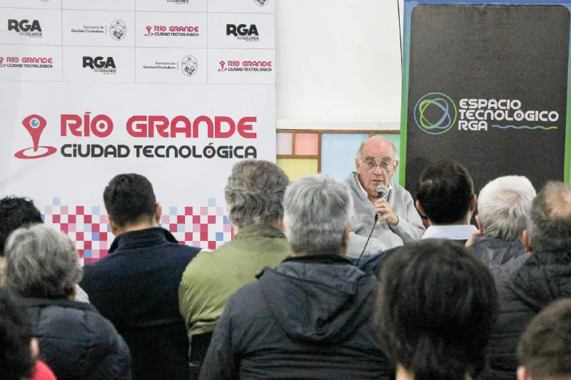 Gabriel Baum disertó sobre Soberanía Tecnológica