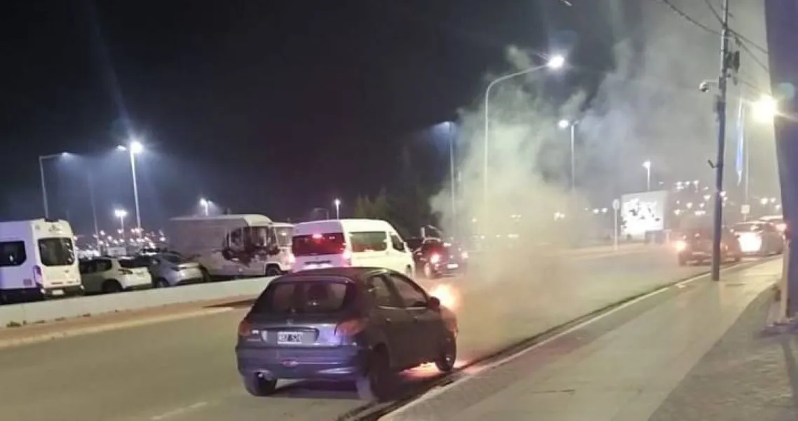 Incendio automóvil Ushuaia