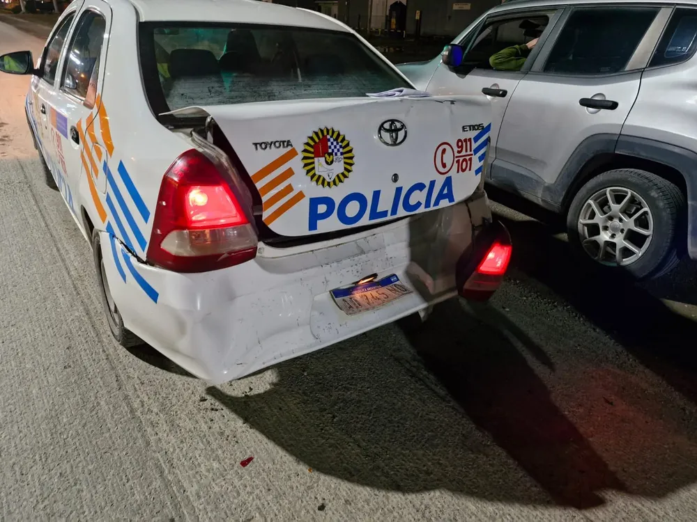 Choque a móvil policial- Ush