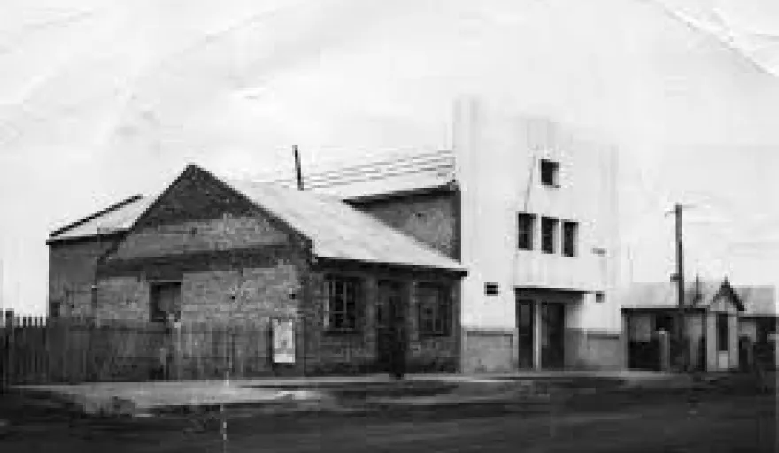 Cine del Roca