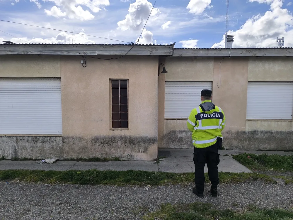 Allanamiento por robo de tarjeta y prendas RG