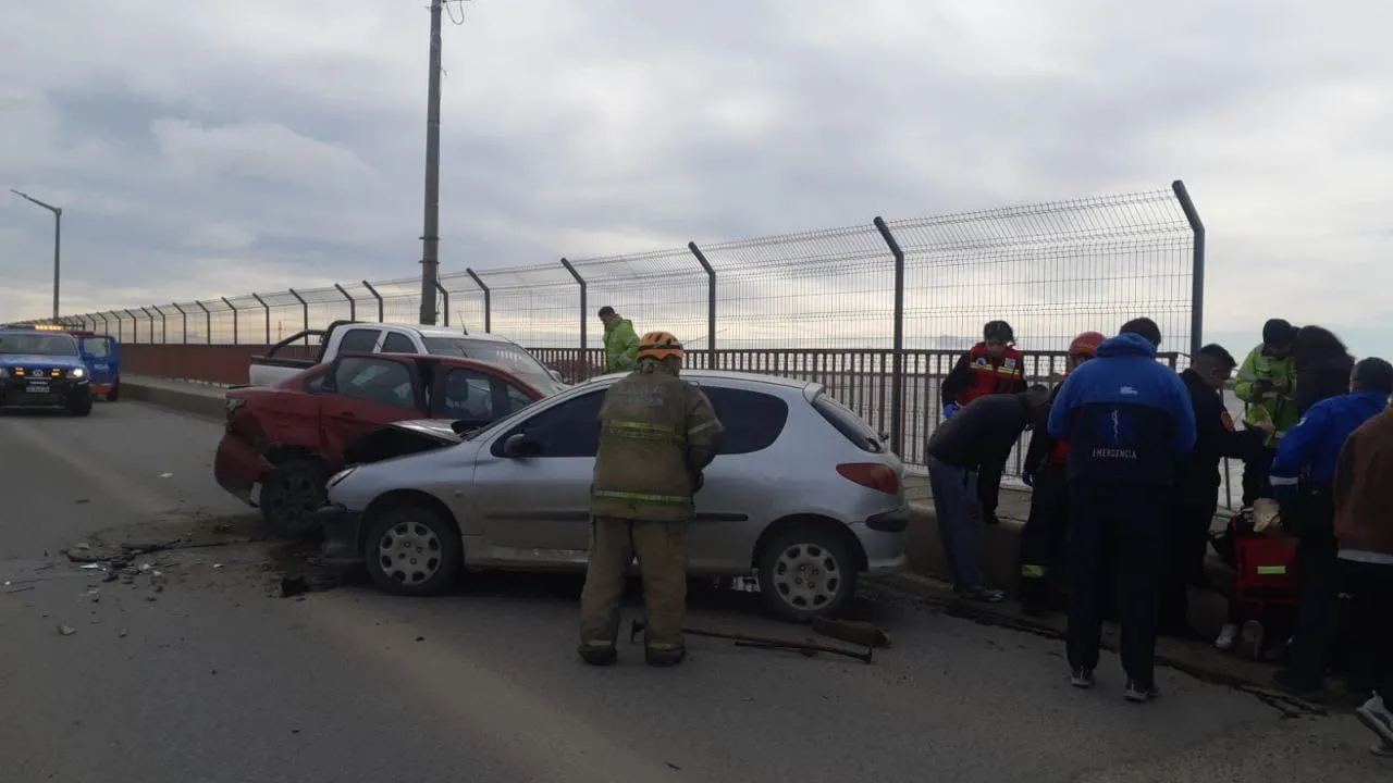 Accidente múltiple puente mosconi